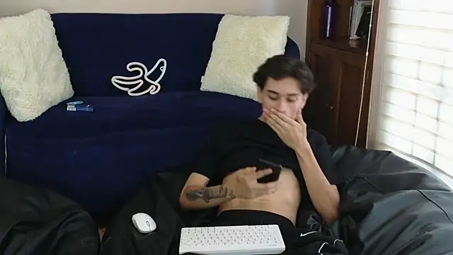 Derekswan online show from 11-19-25, 08:42