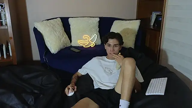 Derekswan online show from 12-04-25, 12:42