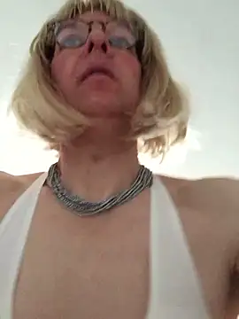 Snapshot of simone_xdressing chatting on 03-11-26, 04:23 simone xdressing online show from 03-11-26, 04:23