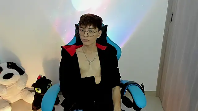 RYO BLEU  online show from 11-11-25, 04:24