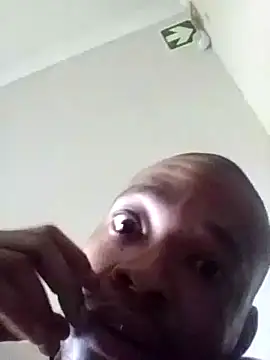 Snapshot of Leftout- chatting on 11-25-25, 06:14 Leftout- online show from 11-25-25, 06:14