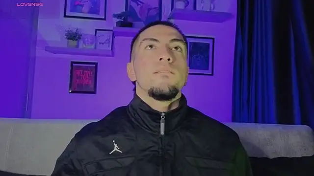 AresMassimoX online show from 11-22-25, 03:49