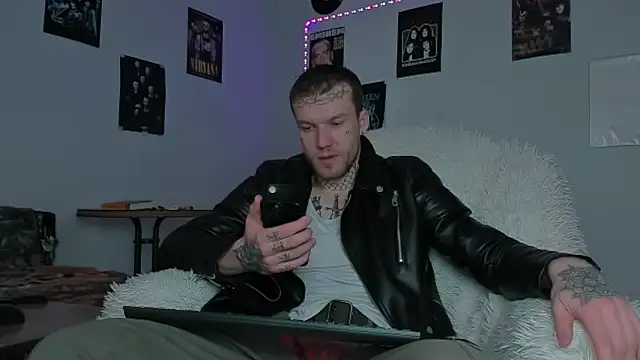 Huntall77 online show from 03-17-26, 06:38