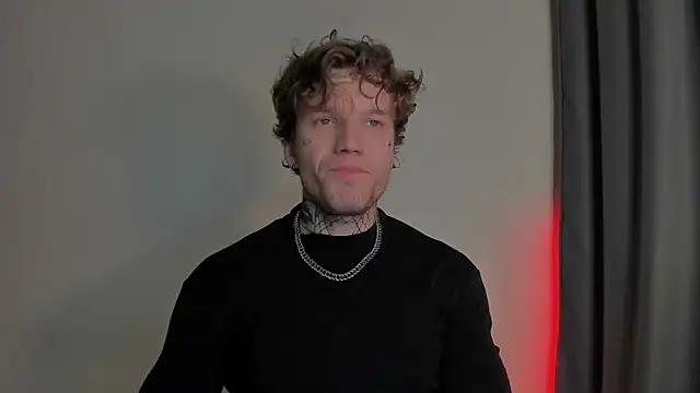 Huntall77 online show from 11-18-25, 04:10