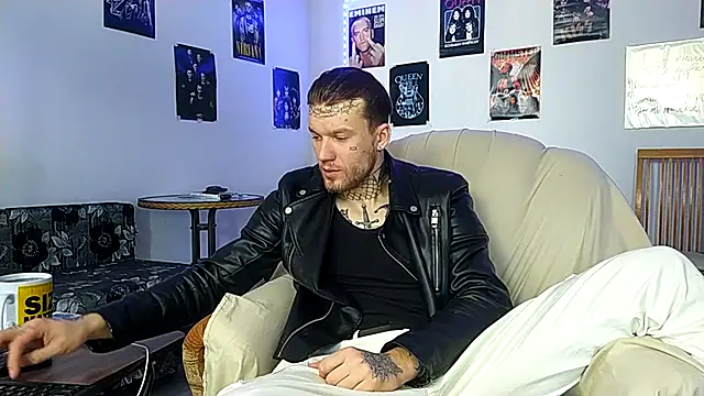 Huntall77 online show from 01-16-26, 07:45