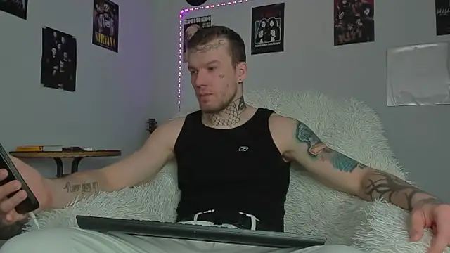 Huntall77 online show from 03-18-26, 04:48