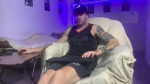 Huntall77 online show from 12-15-25, 04:29