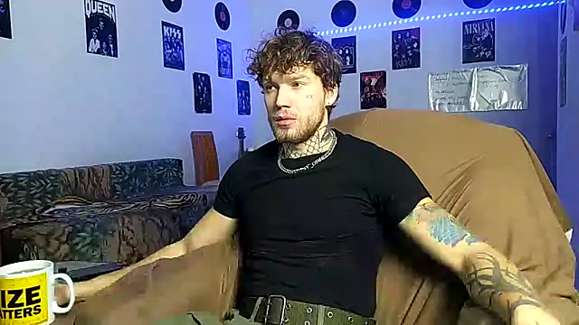 Huntall77 online show from 12-17-25, 02:27