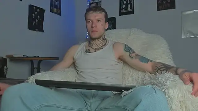 Huntall77 online show from 04-15-26, 01:22