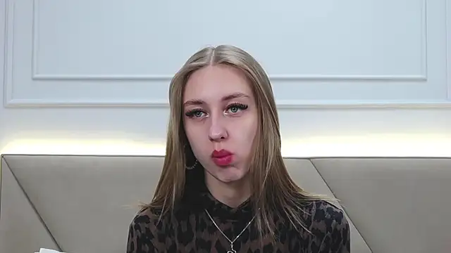 RachaelCute online show from 12-19-25, 10:17