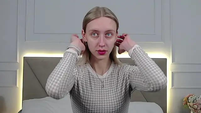 Snapshot of RachaelCute chatting on 02-19-26, 12:35 RachaelCute online show from 02-19-26, 12:35