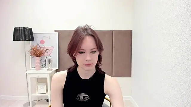 Annie Way online show from 11-23-25, 04:33