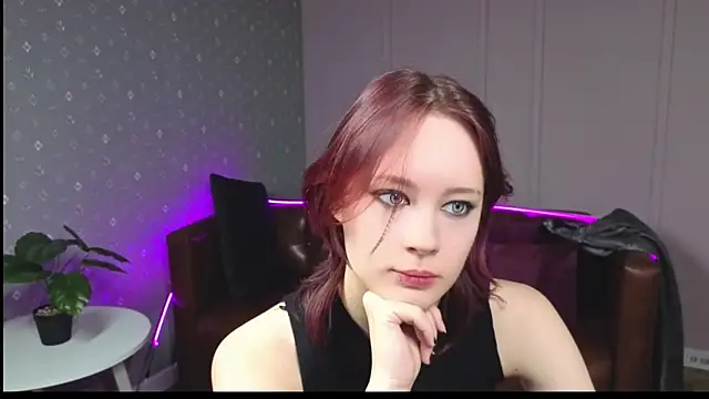 Annie Way online show from 12-19-25, 08:27