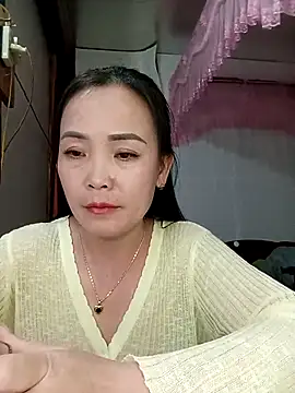 Snapshot of Feeling-hot chatting on 02-20-26, 01:02 Feeling-hot online show from 02-20-26, 01:02