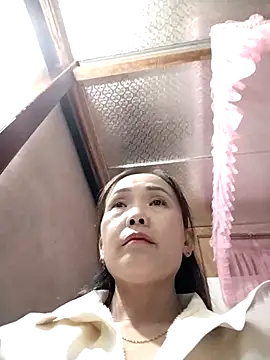 Feeling-hot online show from 11-29-25, 11:21