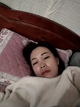 Snapshot of Feeling-hot chatting on 02-08-26, 01:03 Feeling-hot online show from 02-08-26, 01:03