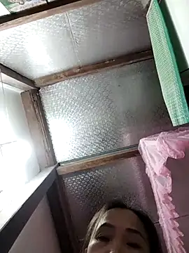 Feeling-hot online show from 12-18-25, 10:57