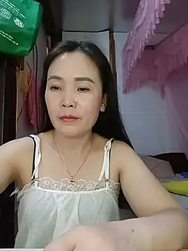 Feeling-hot online show from 05-22-26, 02:15