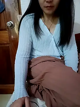 Feeling-hot online show from 05-11-26, 04:04