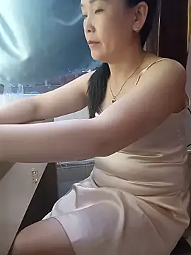 Feeling-hot online show from 06-02-26, 03:50