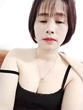 Swan-white123 online show from 01-05-26, 10:46