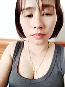 Swan-white123 online show from 12-18-25, 06:29