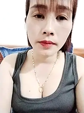 Swan-white123 online show from 12-17-25, 03:39