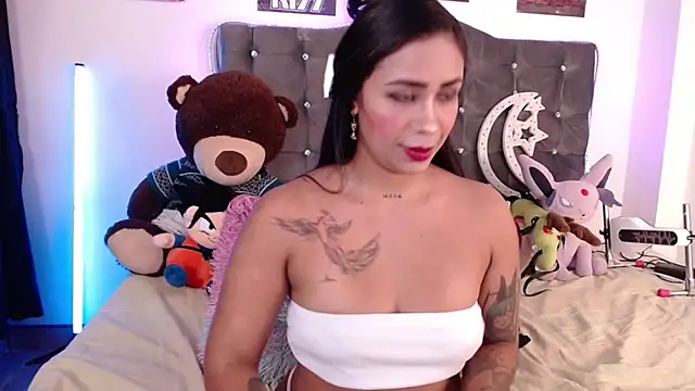 Snapshot of lunabritton1 chatting on 02-08-26, 03:26 lunabritton1 online show from 02-08-26, 03:26