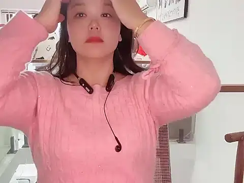 Snapshot of Lydia-Wei chatting on 11-13-25, 07:12 Lydia-Wei online show from 11-13-25, 07:12