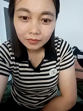 Snapshot of thuy-kieu chatting on 11-10-25, 09:03 thuy-kieu online show from 11-10-25, 09:03