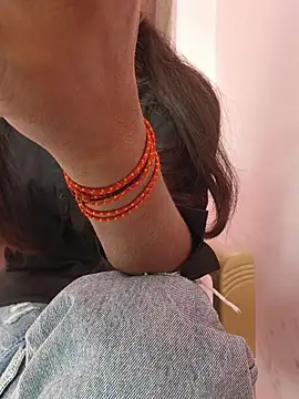 Iamyourdarling online show from 11-13-25, 09:57