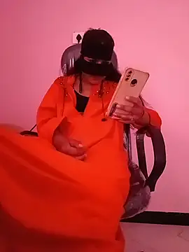 Iamyourdarling online show from 12-14-25, 05:46