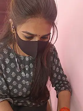 Iamyourdarling online show from 11-18-25, 06:17