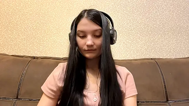 Snapshot of AurorAurora chatting on 01-16-26, 09:13 AurorAurora online show from 01-16-26, 09:13