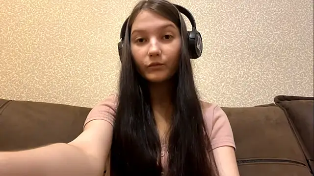 AurorAurora online show from 12-22-25, 09:09