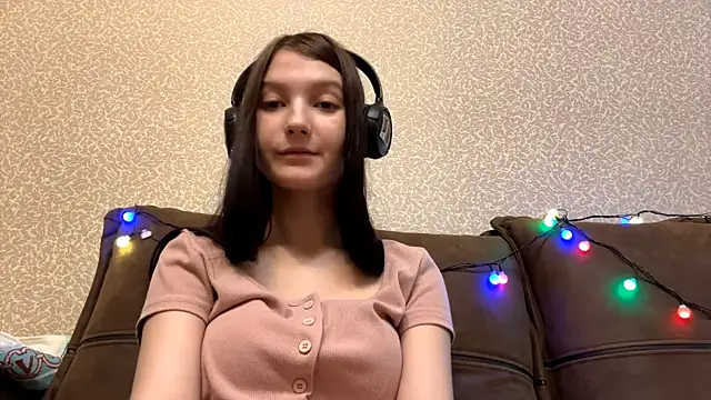 AurorAurora online show from 12-18-25, 08:30