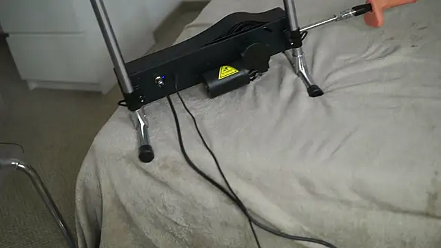 AprilHadid online show from 05-11-26, 06:49