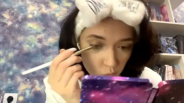 Snapshot of JamieRosten chatting on 11-14-25, 12:09 JamieRosten online show from 11-14-25, 12:09