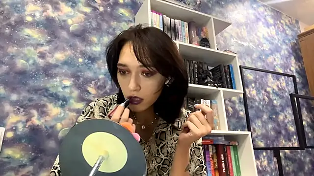 Snapshot of JamieRosten chatting on 11-18-25, 12:08 JamieRosten online show from 11-18-25, 12:08