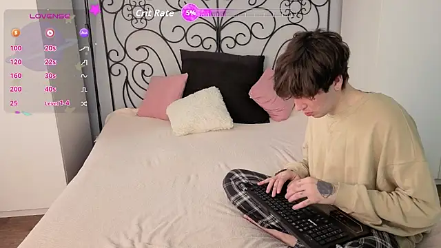 Snapshot of Danny_loves_Mary chatting on 02-19-26, 01:57 Danny loves Mary online show from 02-19-26, 01:57