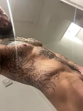 Snapshot of magicmichaell chatting on 11-10-25, 01:27 magicmichaell online show from 11-10-25, 01:27