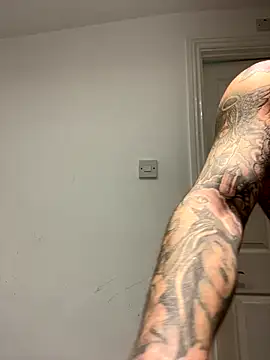 Snapshot of magicmichaell chatting on 11-12-25, 11:14 magicmichaell online show from 11-12-25, 11:14