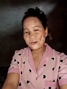 -Huong-99 online show from 11-17-25, 02:48