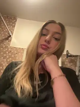 Marisaaasss online show from 04-20-26, 06:53