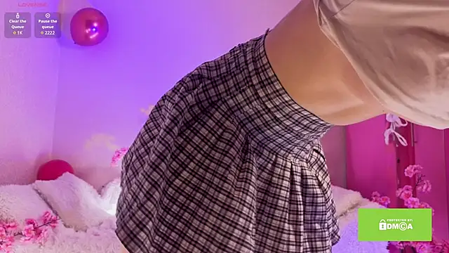 Kitty gaze online show from 12-19-25, 02:41