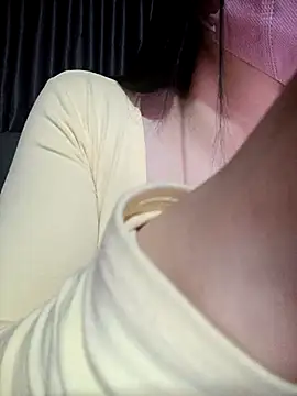 Snapshot of MiHeni chatting on 01-12-26, 06:53 MiHeni online show from 01-12-26, 06:53