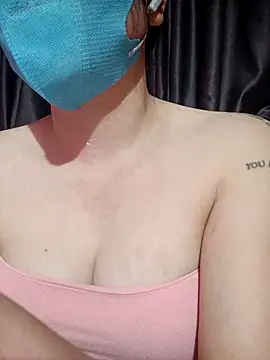 Snapshot of MiHeni chatting on 02-10-26, 03:44 MiHeni online show from 02-10-26, 03:44