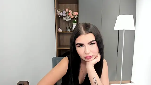 CoreenYorton online show from 11-11-25, 06:08