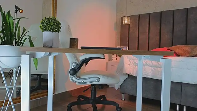 Tania Diaz  online show from 03-20-26, 07:37