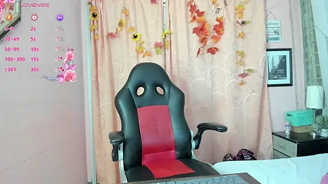 NaylaAbadi online show from 12-21-25, 01:46